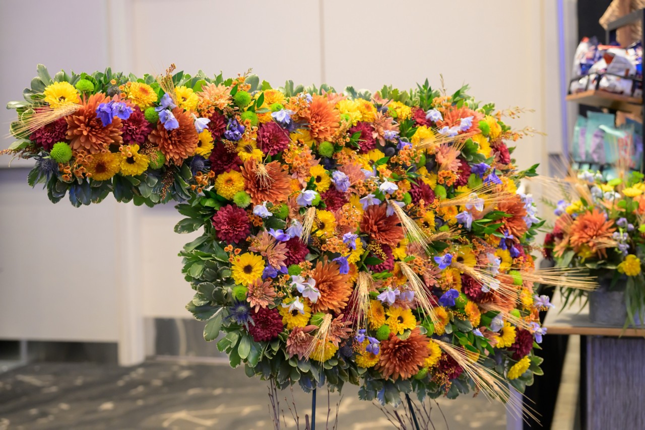 Floral piece designed in the shape of the State of Oklahoma